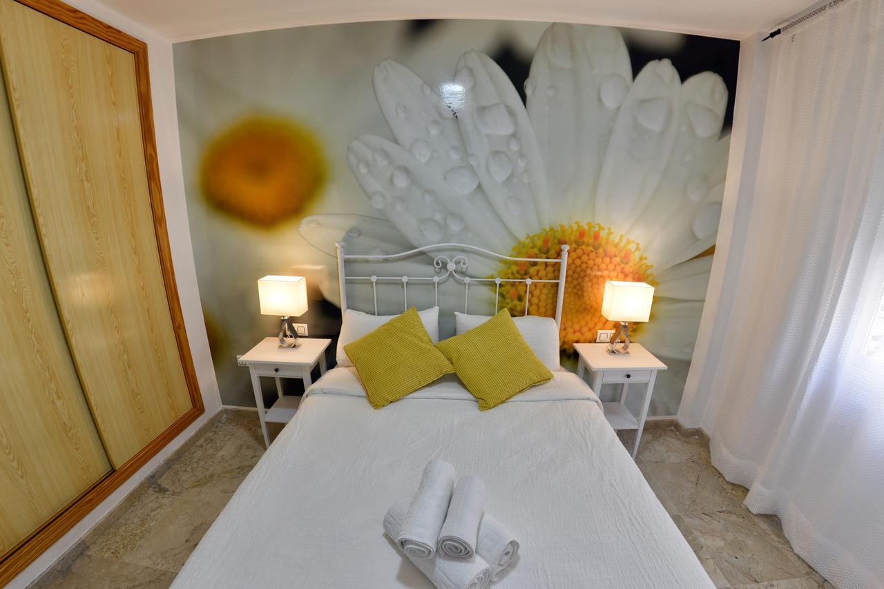 Wonderstays Apartamentos Vela Malaga Exterior photo